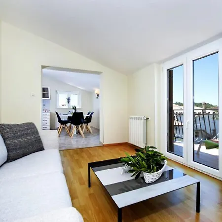 Villa Francesco-Bellevue Ap-3 *